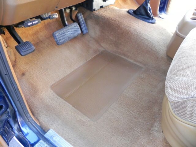 1992 Blue Dodge Ramcharger SUV