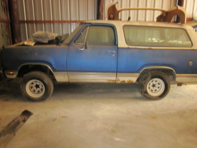 1974 Blue & White Dodge Ramcharger SUV