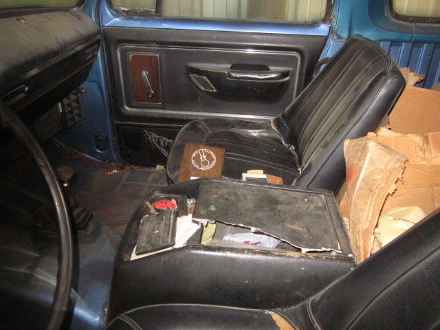 1974 Blue & White Dodge Ramcharger SUV