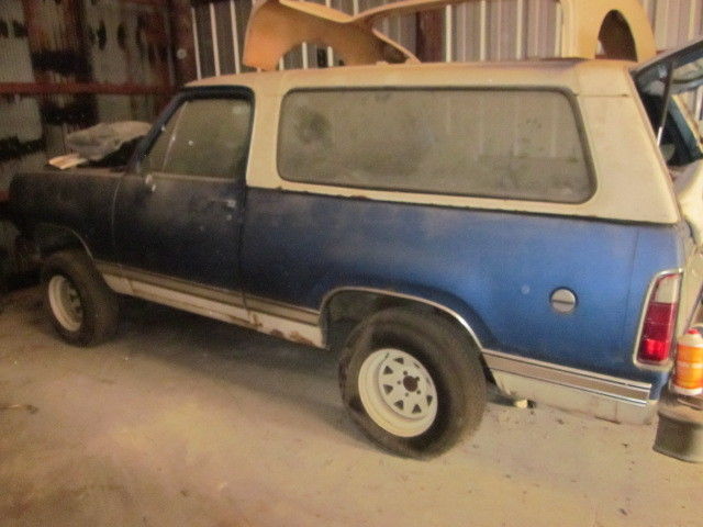 1974 Blue & White Dodge Ramcharger SUV
