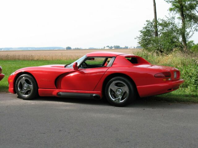 1994 Red Dodge Viper Gen 1