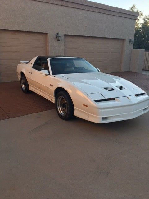 1989 White Pontiac Firebird Coupe