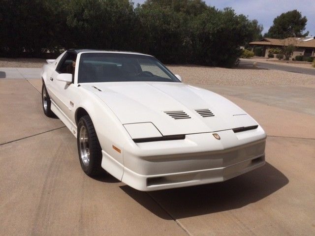 1989 White Pontiac Firebird Coupe