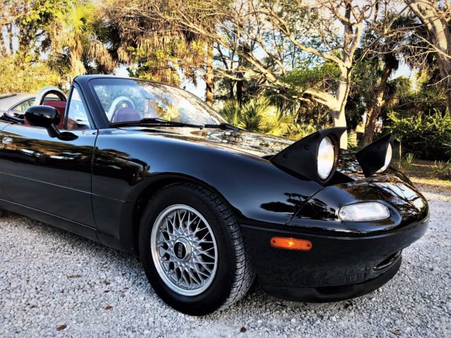 1993 Black Mazda MX-5 Miata Convertible
