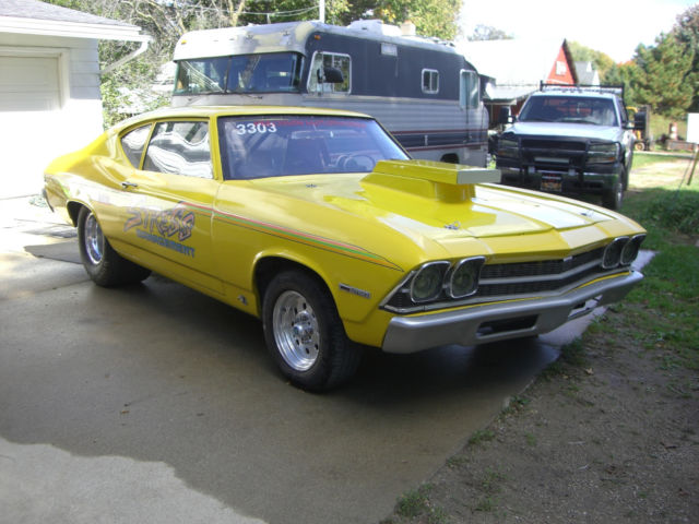 1969 Yellow Chevrolet Chevelle Coupe