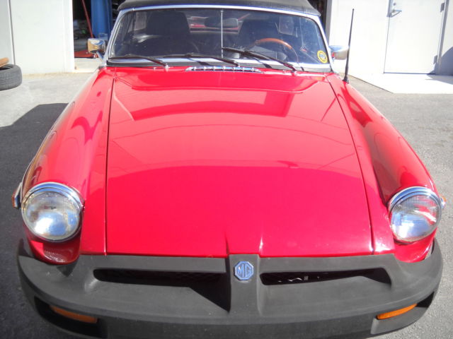 1977 Red MG MGB Convertible