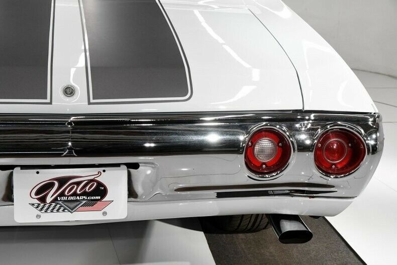 1971 White Chevrolet Chevelle Hardtop