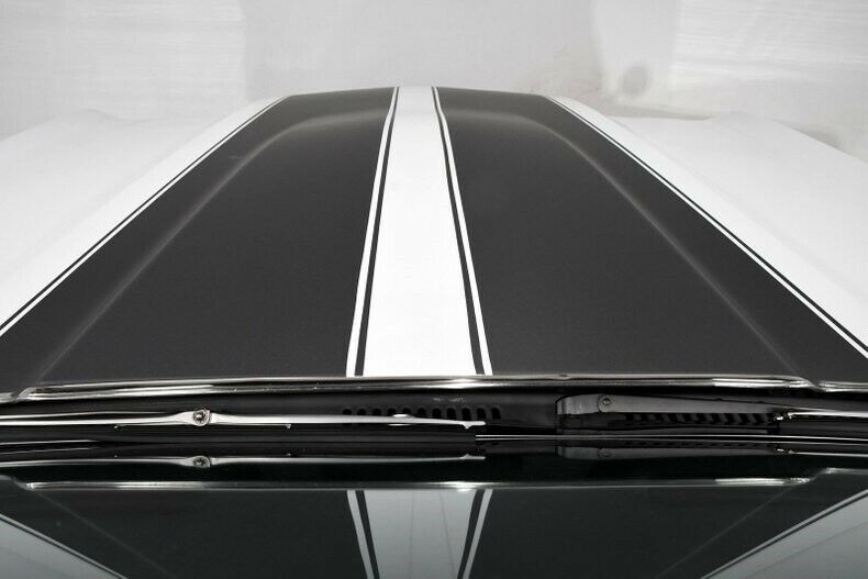 1971 White Chevrolet Chevelle Hardtop