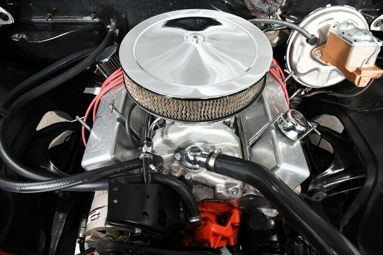 1971 White Chevrolet Chevelle Hardtop