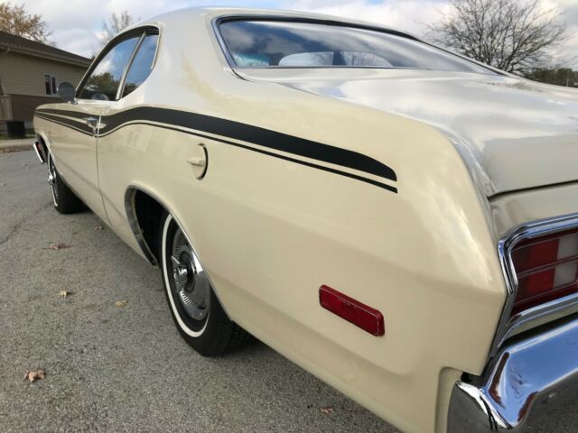 1973 Spinnaker White Plymouth Duster Coupe