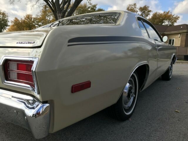 1973 Spinnaker White Plymouth Duster Coupe