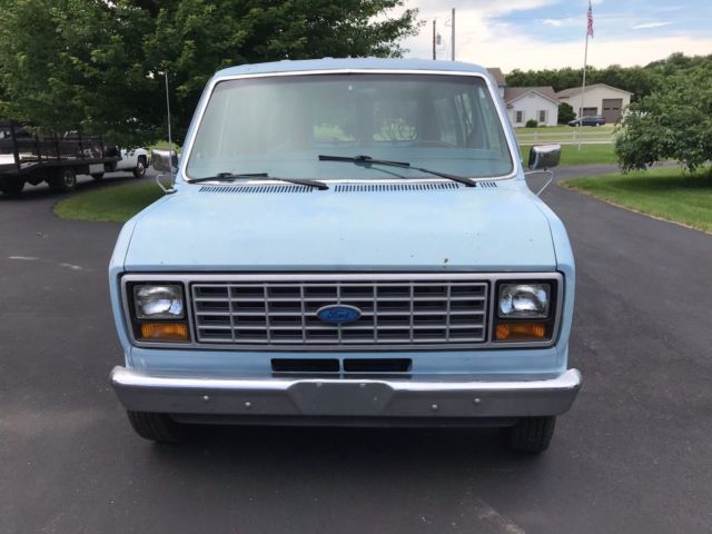 1986 Blue Ford E-Series Van Van