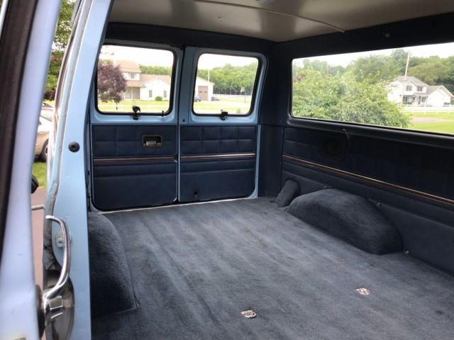 1986 Blue Ford E-Series Van Van