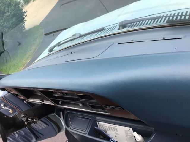 1986 Blue Ford E-Series Van Van