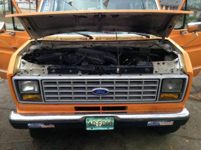 1991 Orange / White Ford E-Series Van Extended Passenger Van