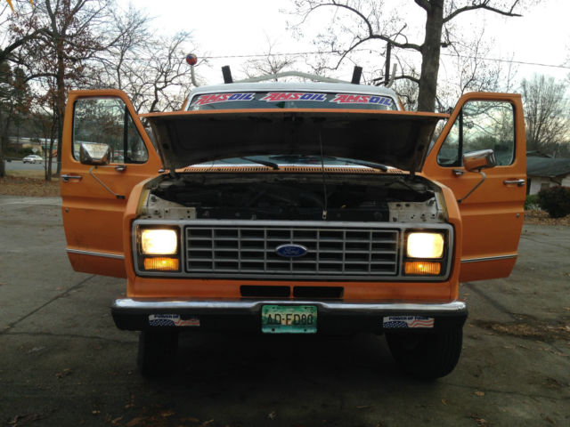 1991 Orange / White Ford E-Series Van Extended Passenger Van