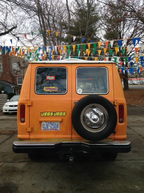 1991 Orange / White Ford E-Series Van Extended Passenger Van