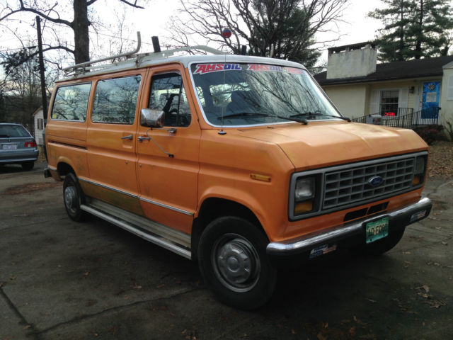 1991 Orange / White Ford E-Series Van Extended Passenger Van