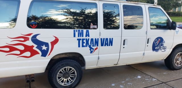 1992 White Ford E-Series Van Extended Passenger Van