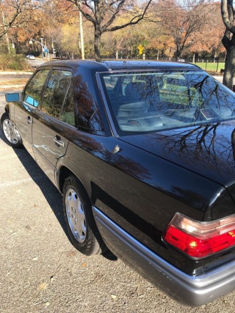 1994 Black Mercedes-Benz E-Class Sedan