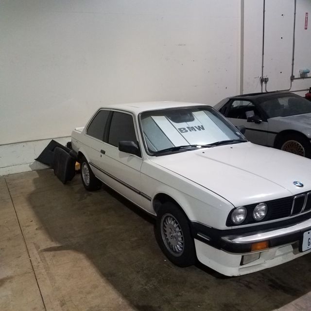 1986 White BMW 3-Series Coupe