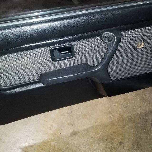 1986 White BMW 3-Series Coupe