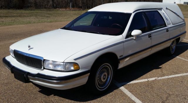 1992 White Buick Roadmaster Wagon