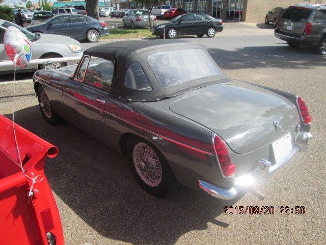 1963 gray MG MGB Convertible