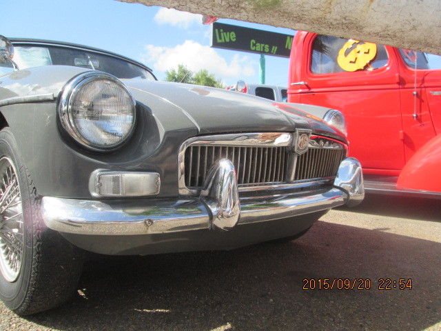 1963 gray MG MGB Convertible