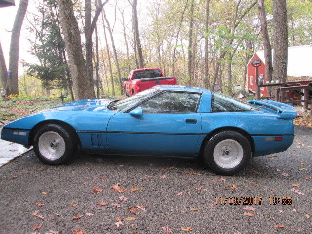 1984 Blue Chevrolet Corvette Coupe
