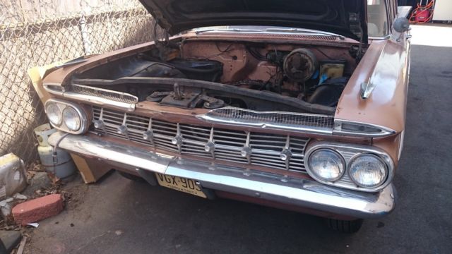 1959 Gold Chevrolet Impala Wagon