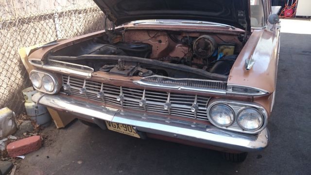 1959 Gold Chevrolet Impala Wagon