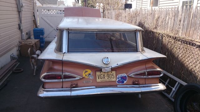 1959 Gold Chevrolet Impala Wagon