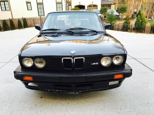 1988 Black BMW M5 Sedan