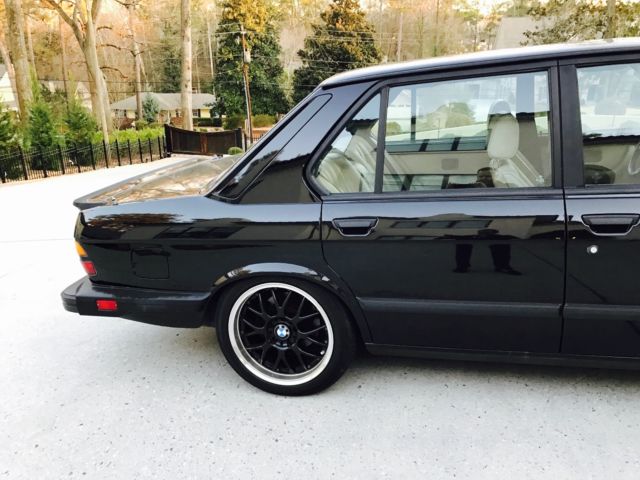1988 Black BMW M5 Sedan