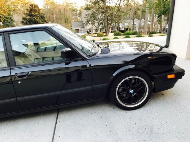1988 Black BMW M5 Sedan