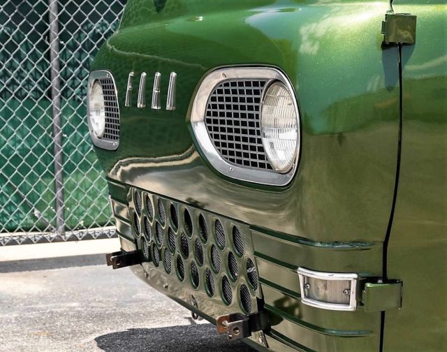 1961 Green Ford Econoline Club Wagon