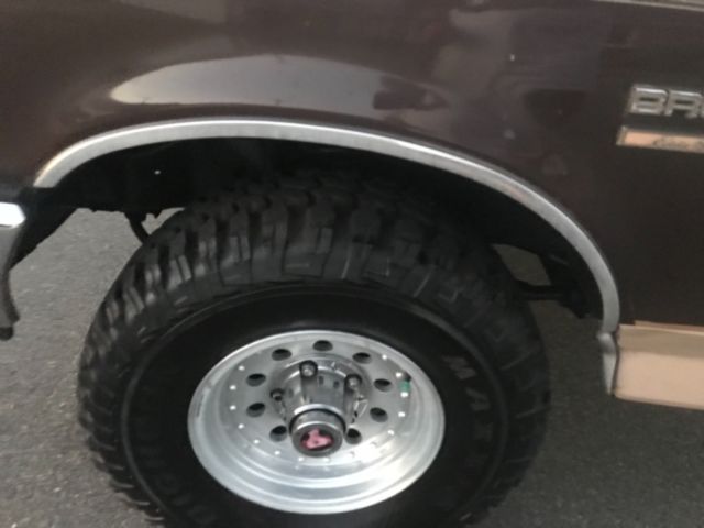 1991 Brown Ford Bronco SUV