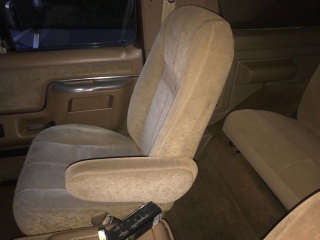 1991 Brown Ford Bronco SUV