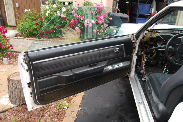 1979 White Chevrolet El Camino pickup