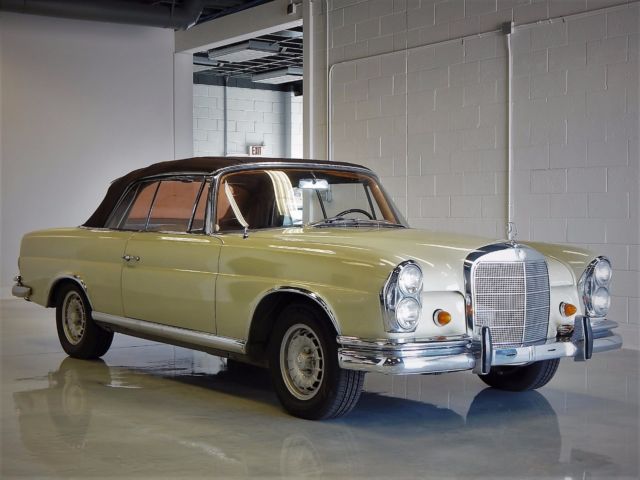 1967 Beige Mercedes-Benz 250SE Convertible