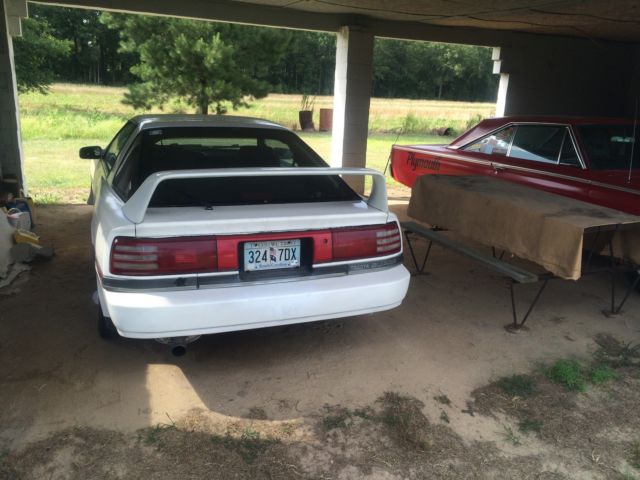 19890000 White Toyota Supra Hatchback