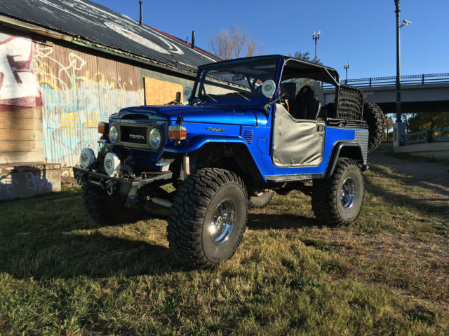 1976 Blue Toyota FJ Cruiser FJ40
