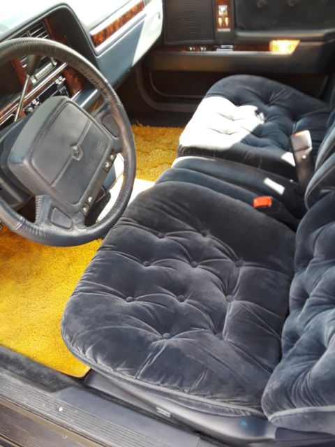 1992 Blue Chrysler New Yorker Sedan