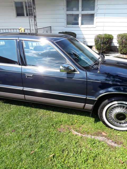 1992 Blue Chrysler New Yorker Sedan