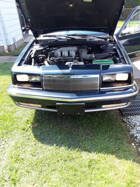 1992 Blue Chrysler New Yorker Sedan