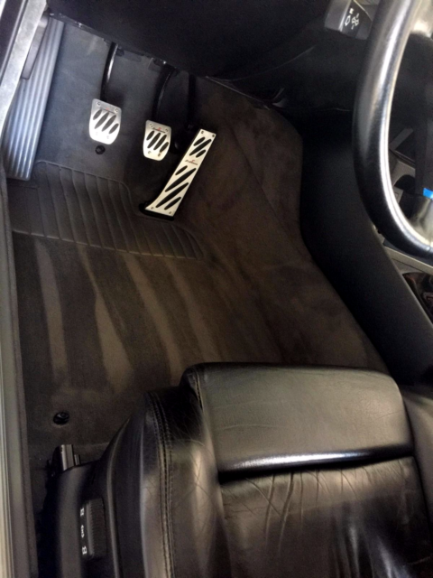 1989 Black BMW 5-Series Sedan