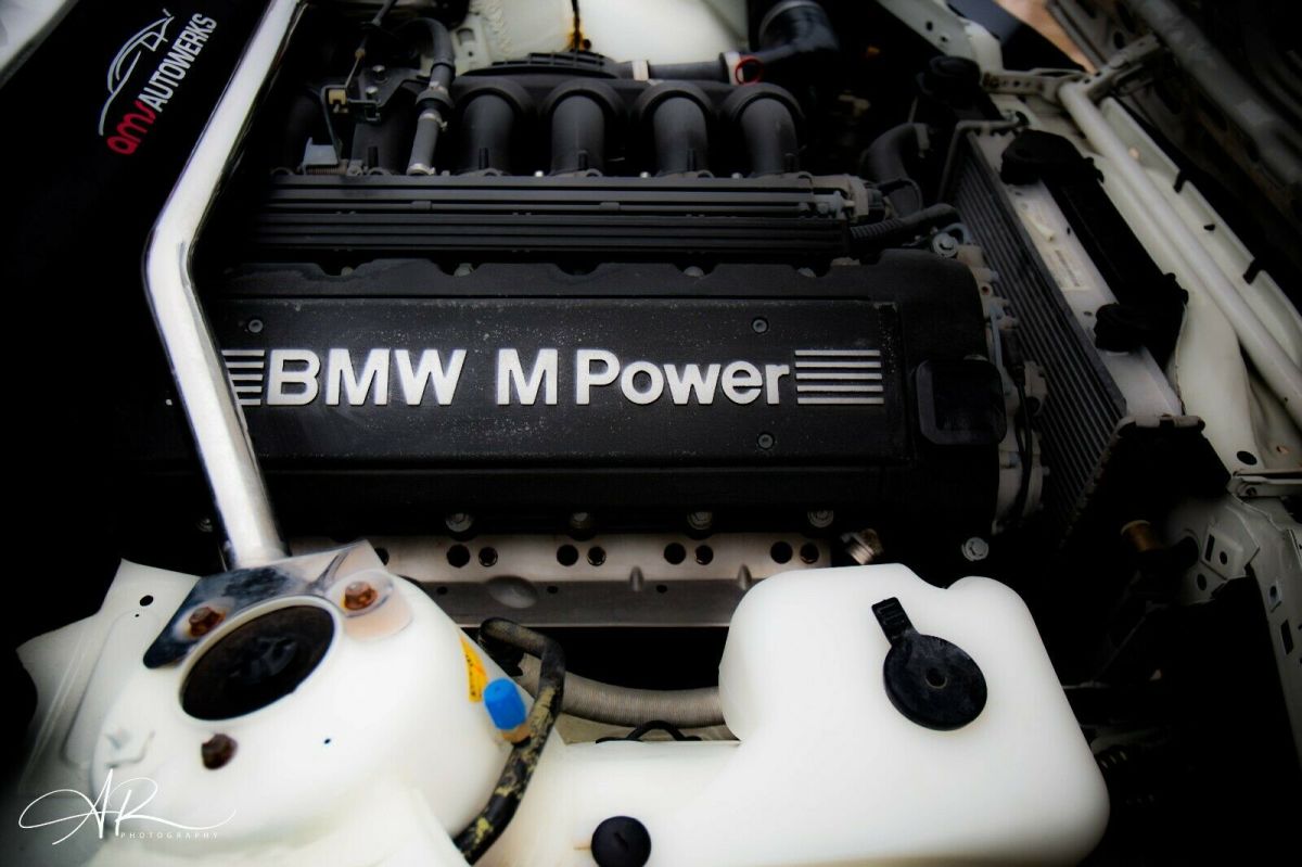 1991 White BMW 3-Series