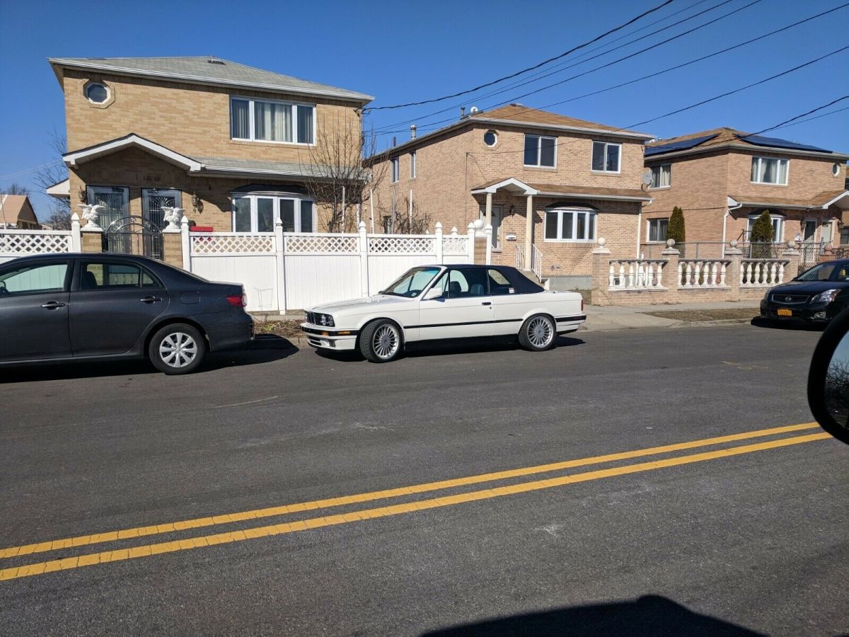 1991 White BMW 3-Series