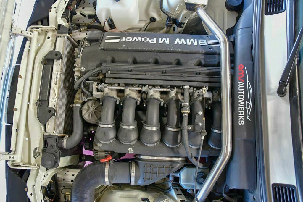 1991 White BMW 3-Series